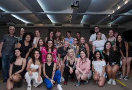 Bia Nardini e Carolina Melgarejo conversam com alunos de Moda da FAAP